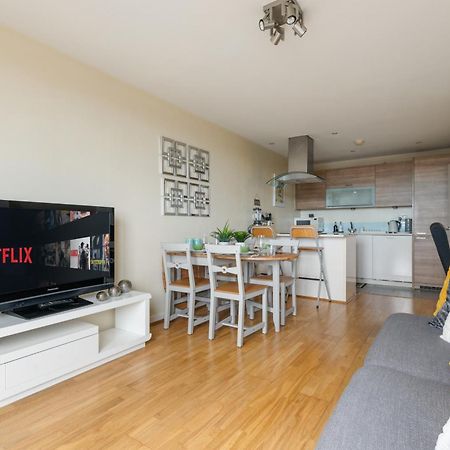 Stratford Skyview Apartment لندن المظهر الخارجي الصورة
