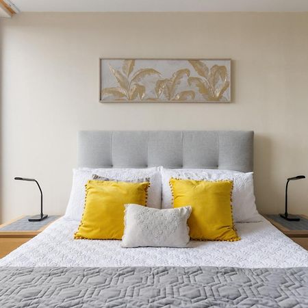 Stratford Skyview Apartment لندن المظهر الخارجي الصورة