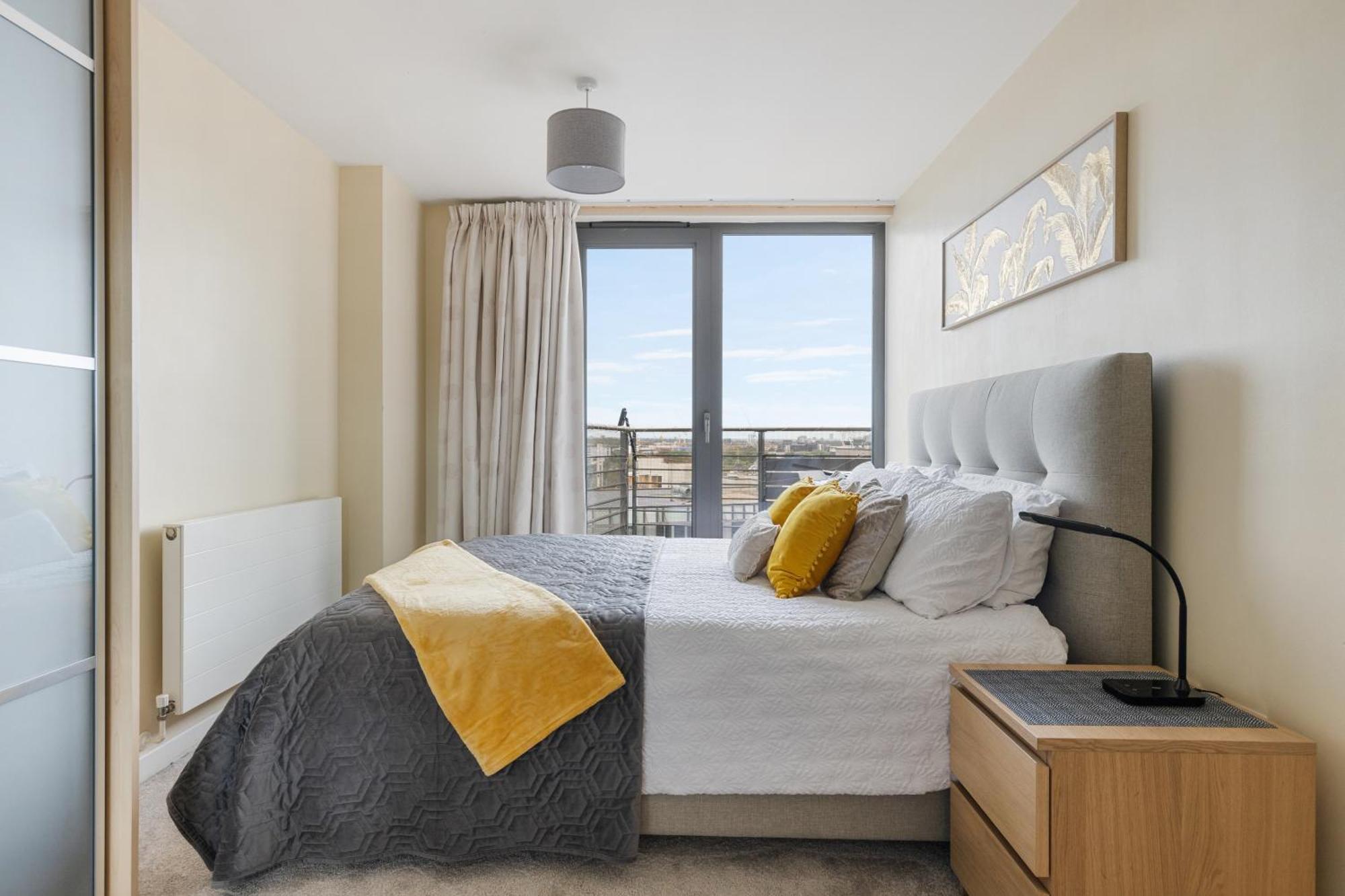 Stratford Skyview Apartment لندن المظهر الخارجي الصورة